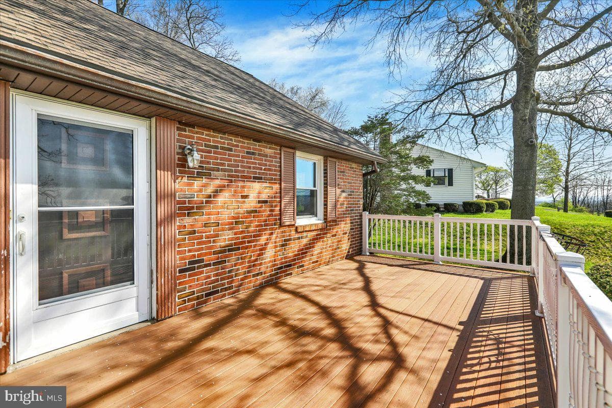 12 Moser Lane photo 4
