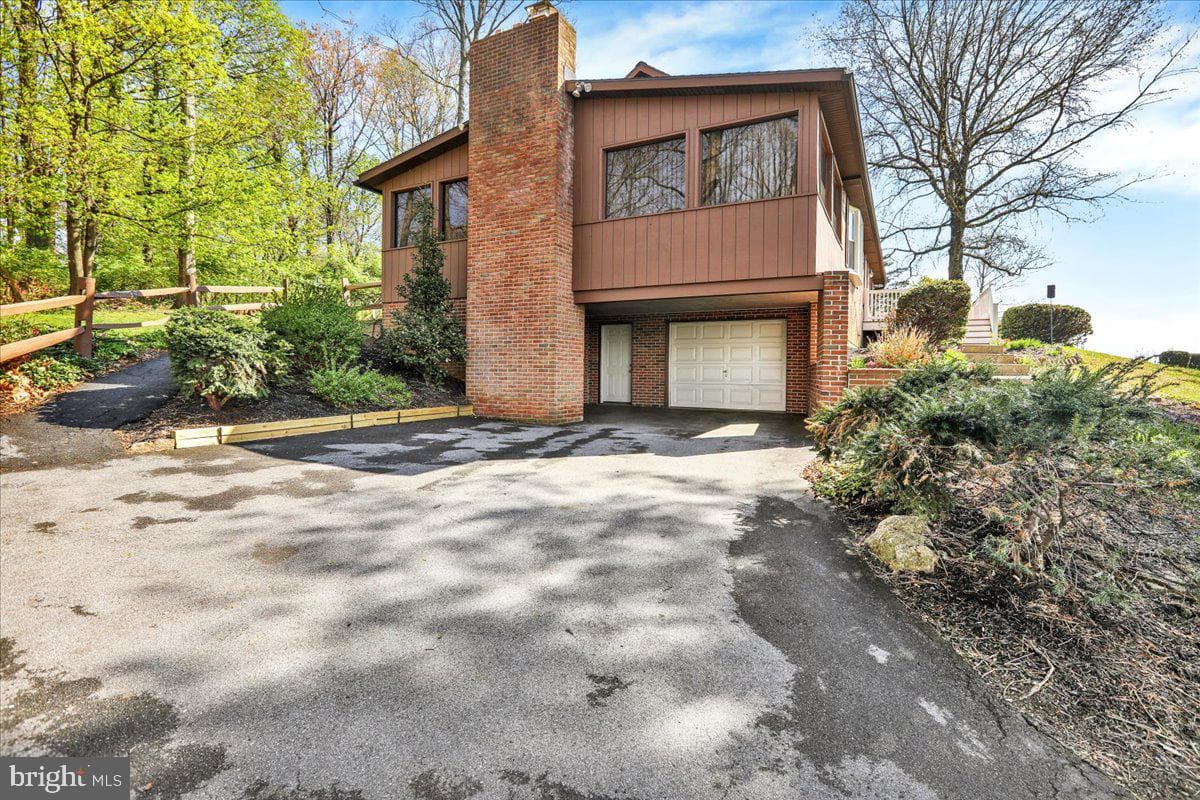 12 Moser Lane photo 6