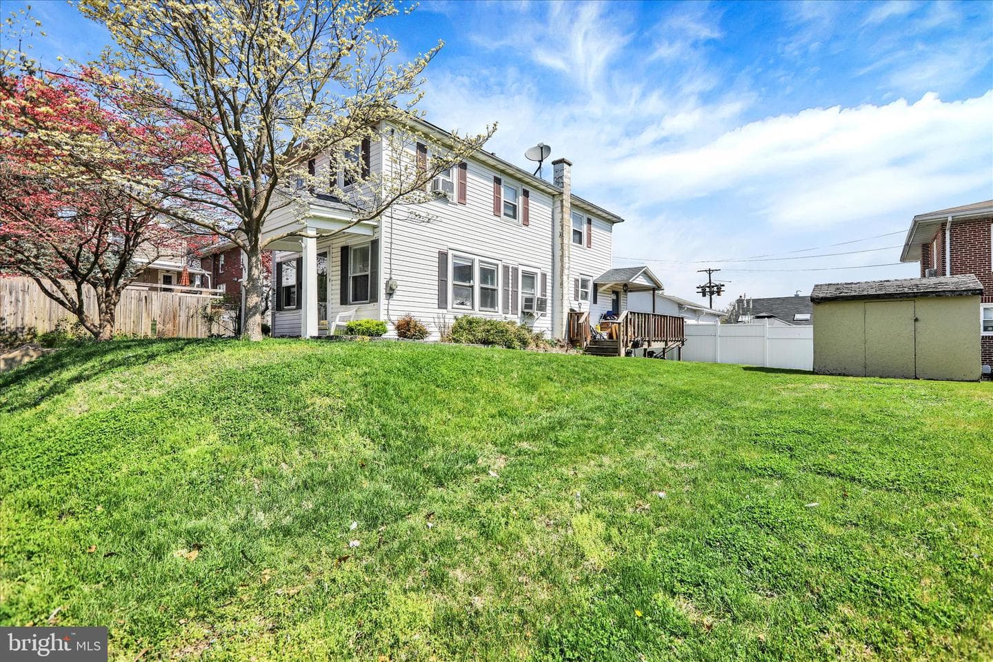 111 Baker Avenue photo 2