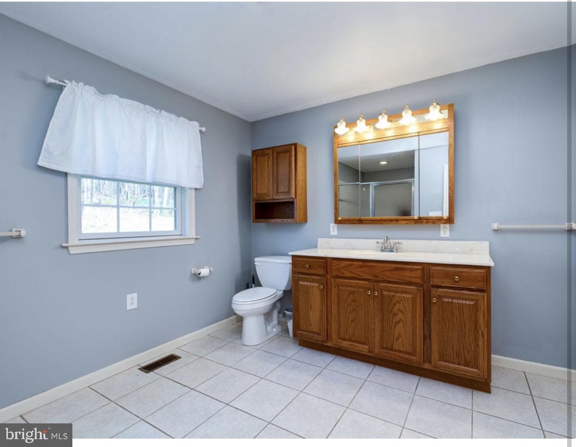 75 Clemens Road photo 43