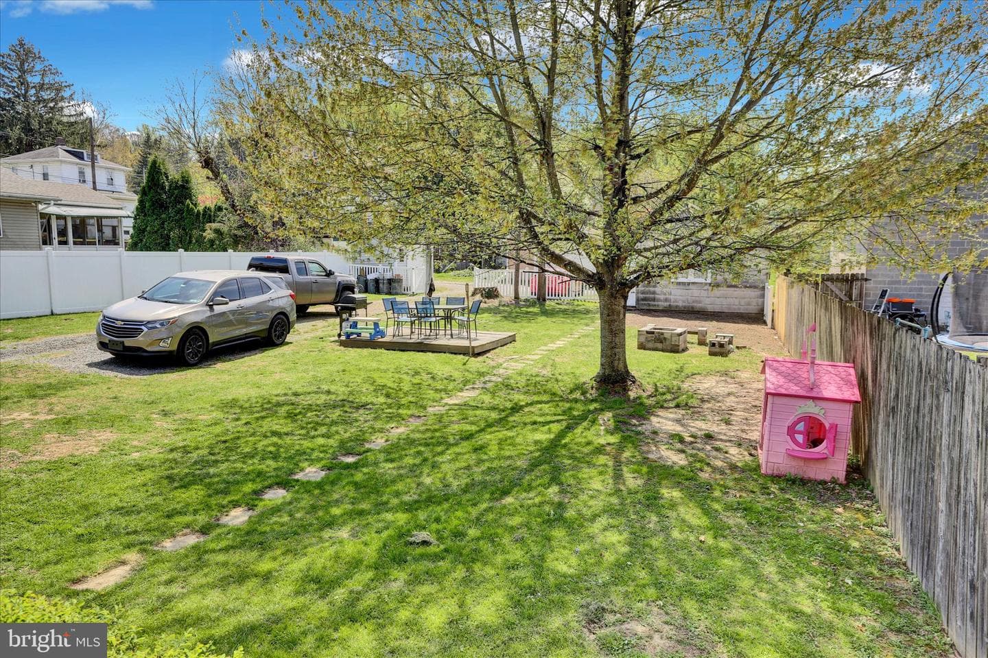738 Philadelphia Avenue photo 30