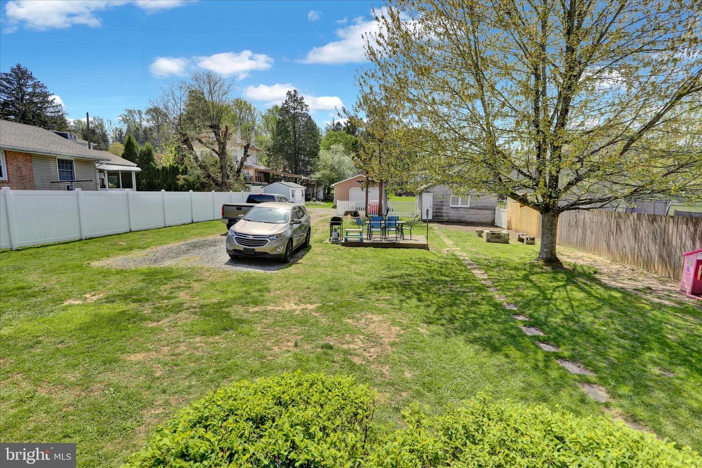 738 Philadelphia Avenue photo 32