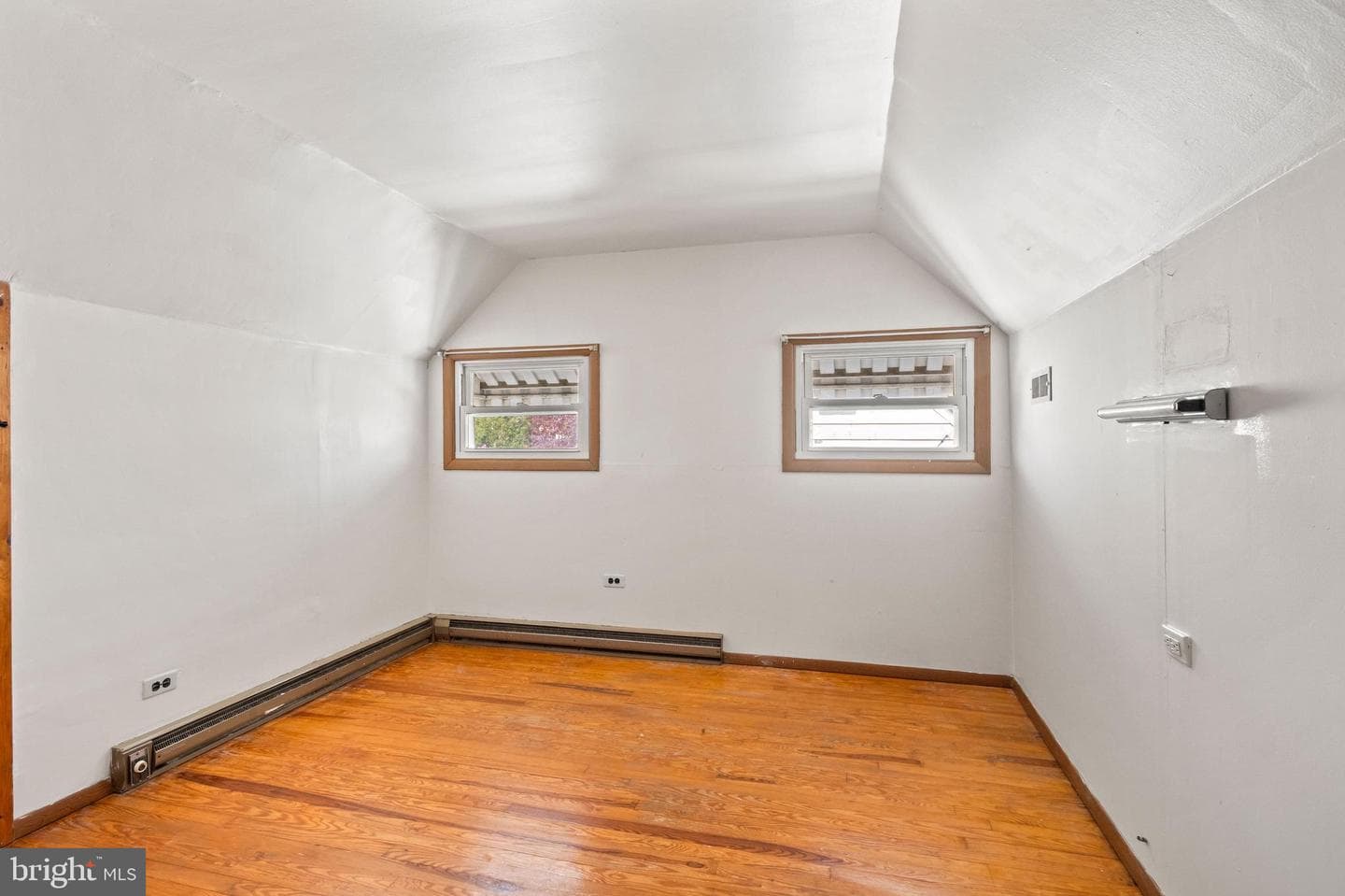 705 Hartman Avenue photo 20