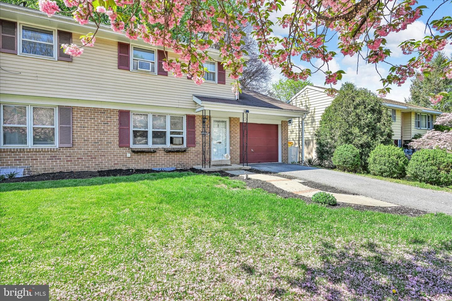 108 S Wayne Street photo 5