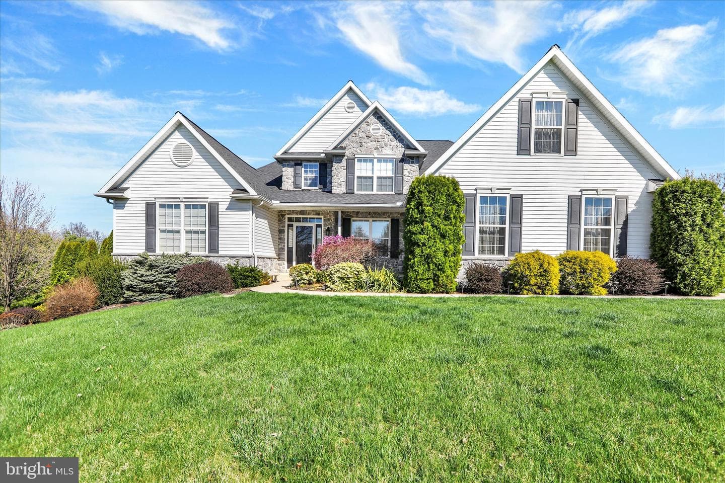 160 Eagleview Drive photo 2
