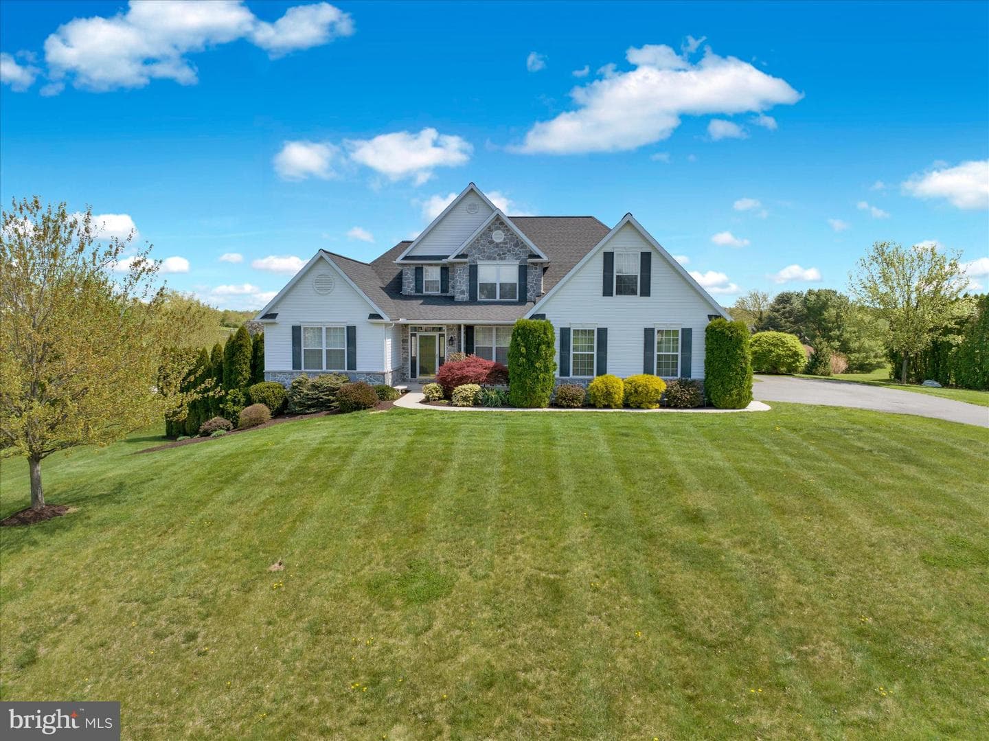 160 Eagleview Drive photo 3