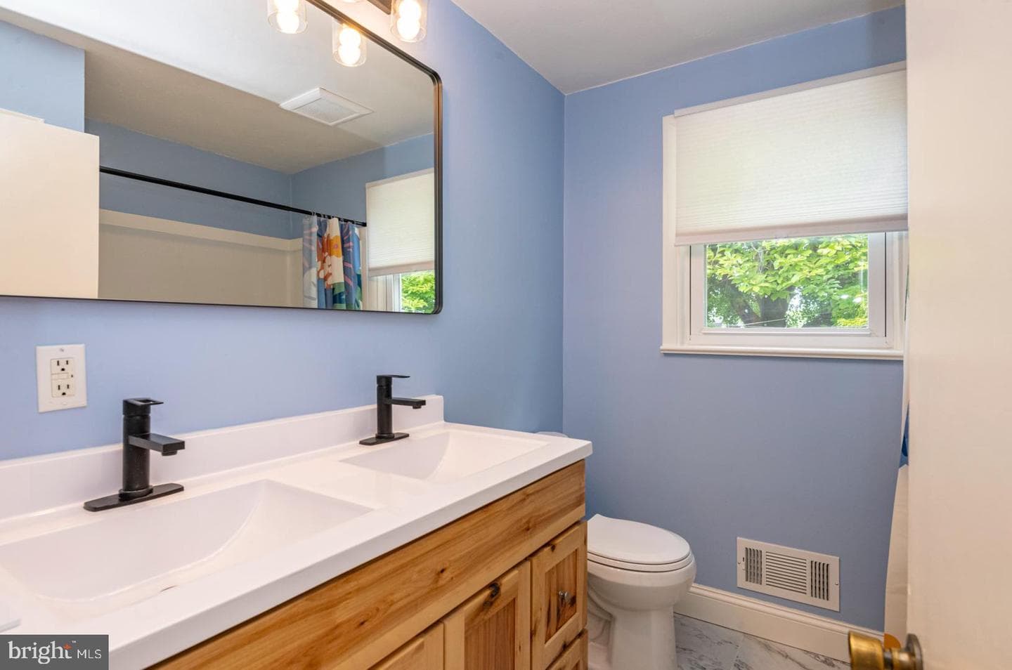 2811 Garfield Avenue photo 5