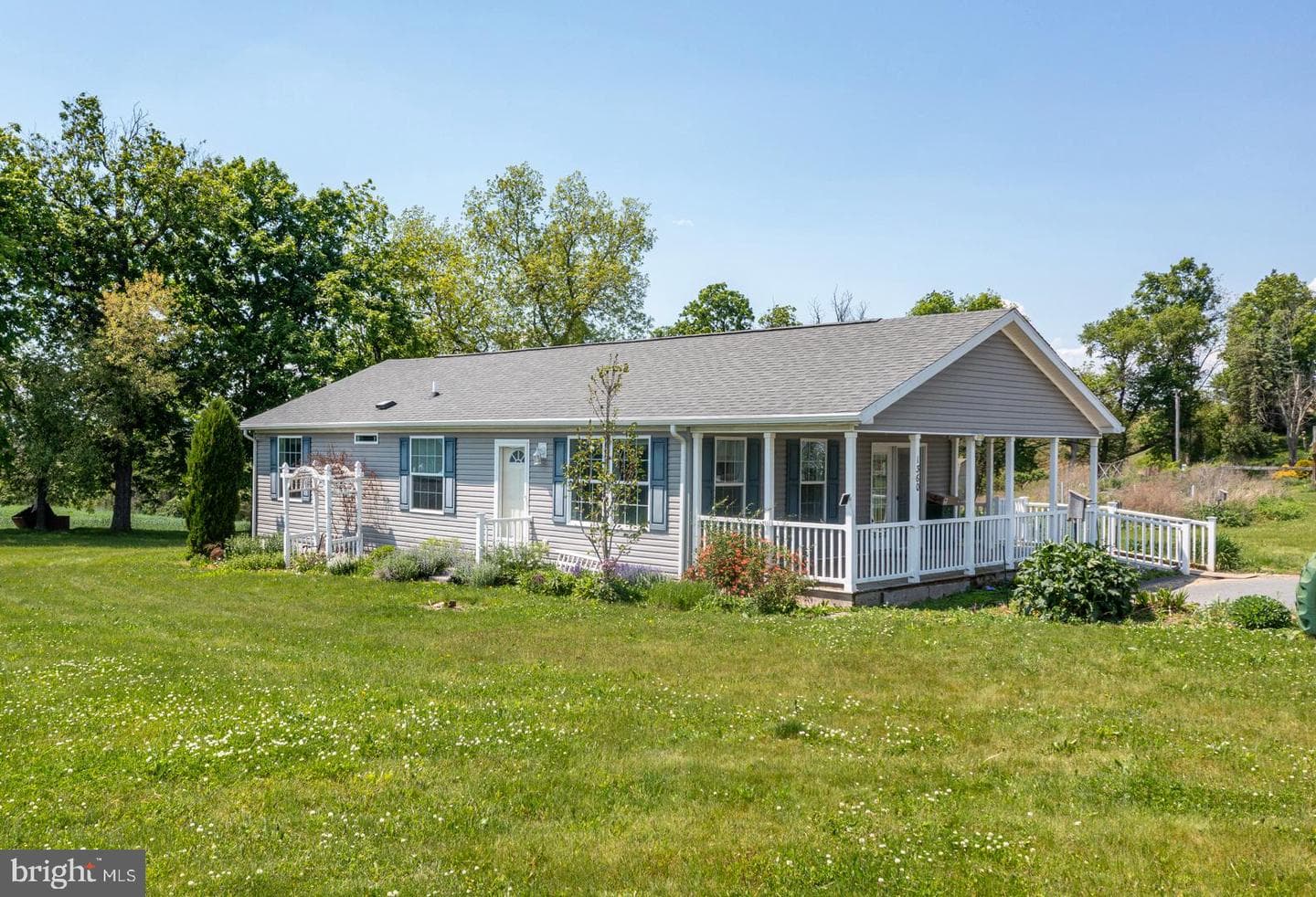 1360 Shoey Road photo 3