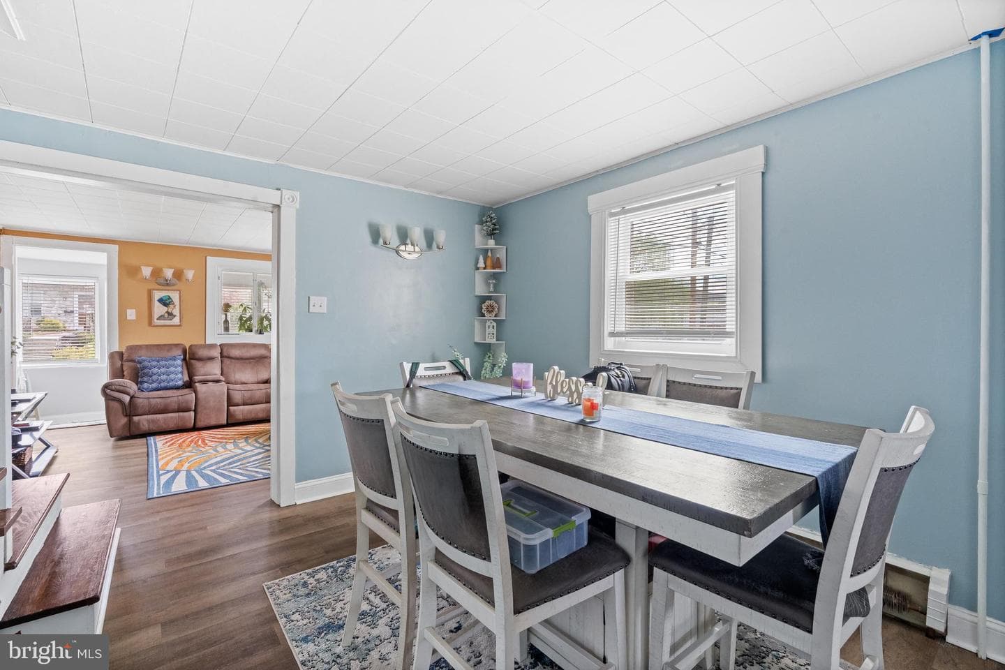 3146 Montrose Avenue photo 13