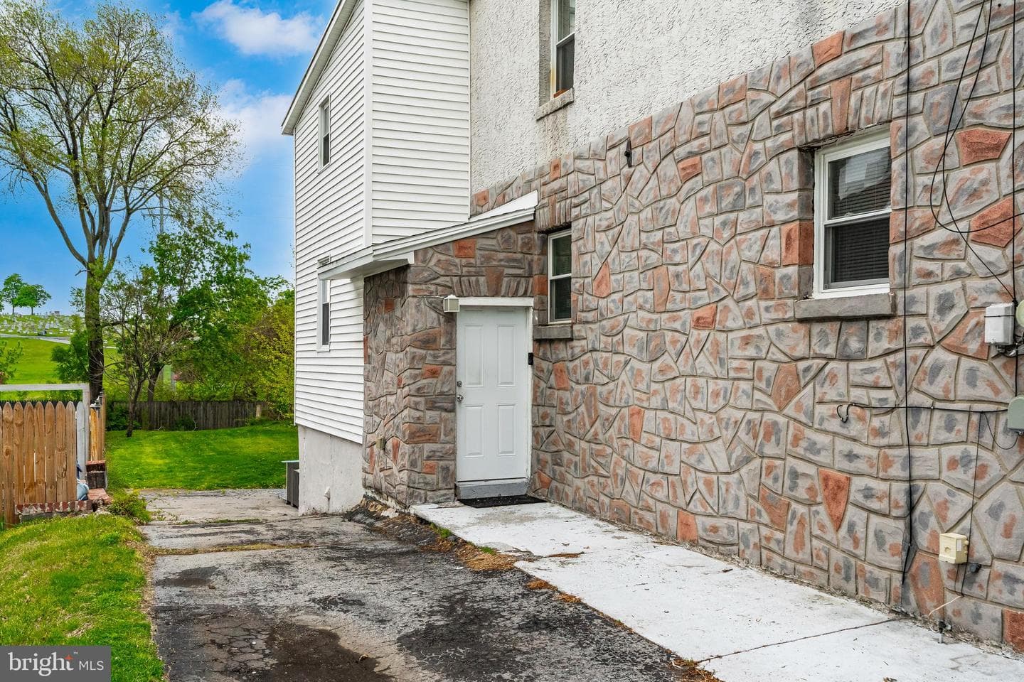 3146 Montrose Avenue photo 38