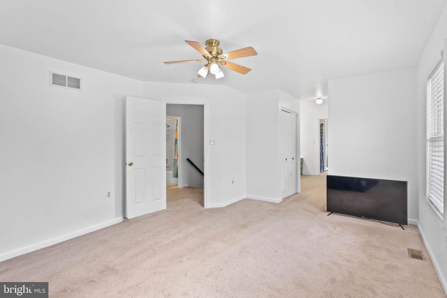 421 Harmony Lane photo 25