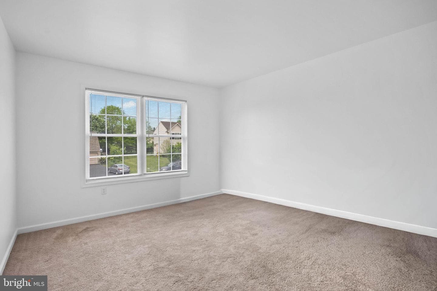421 Harmony Lane photo 32
