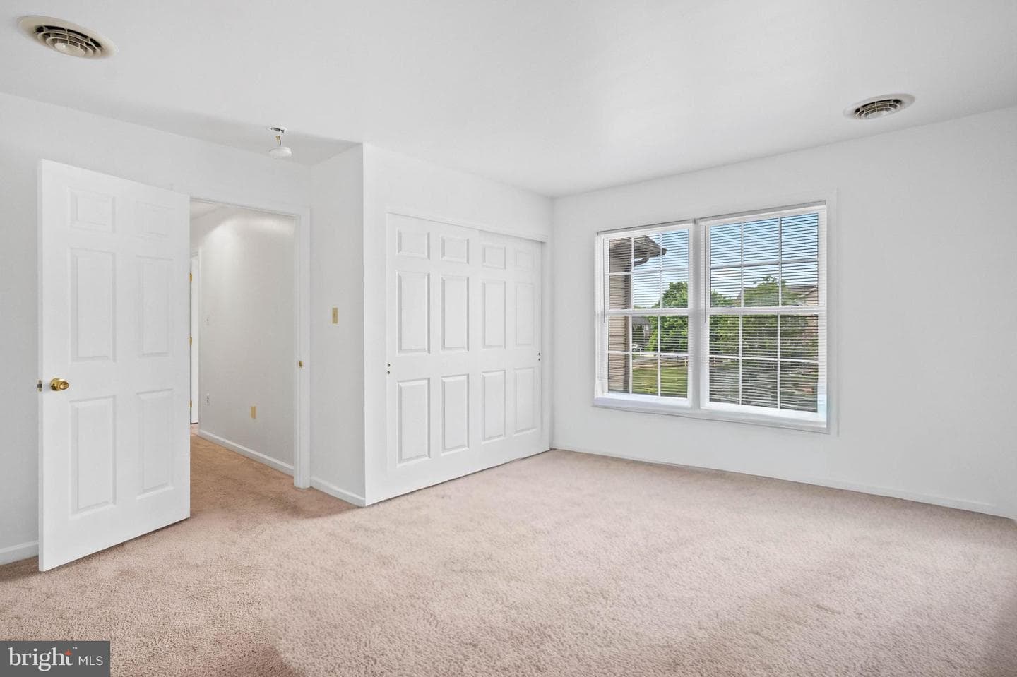 421 Harmony Lane photo 35