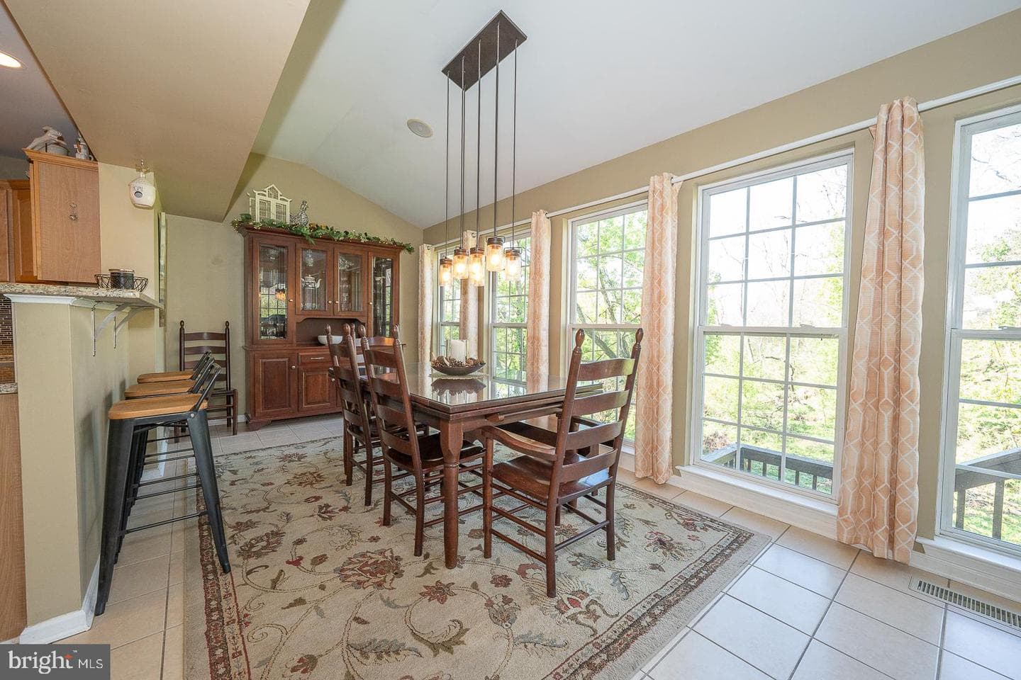 903 Maplewood Drive photo 16
