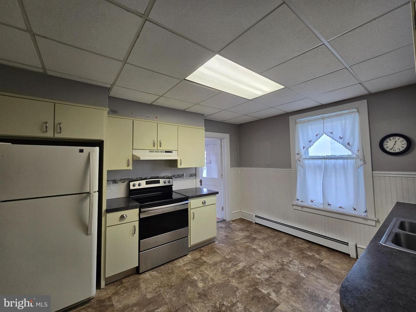 43 E 2nd Street photo 5
