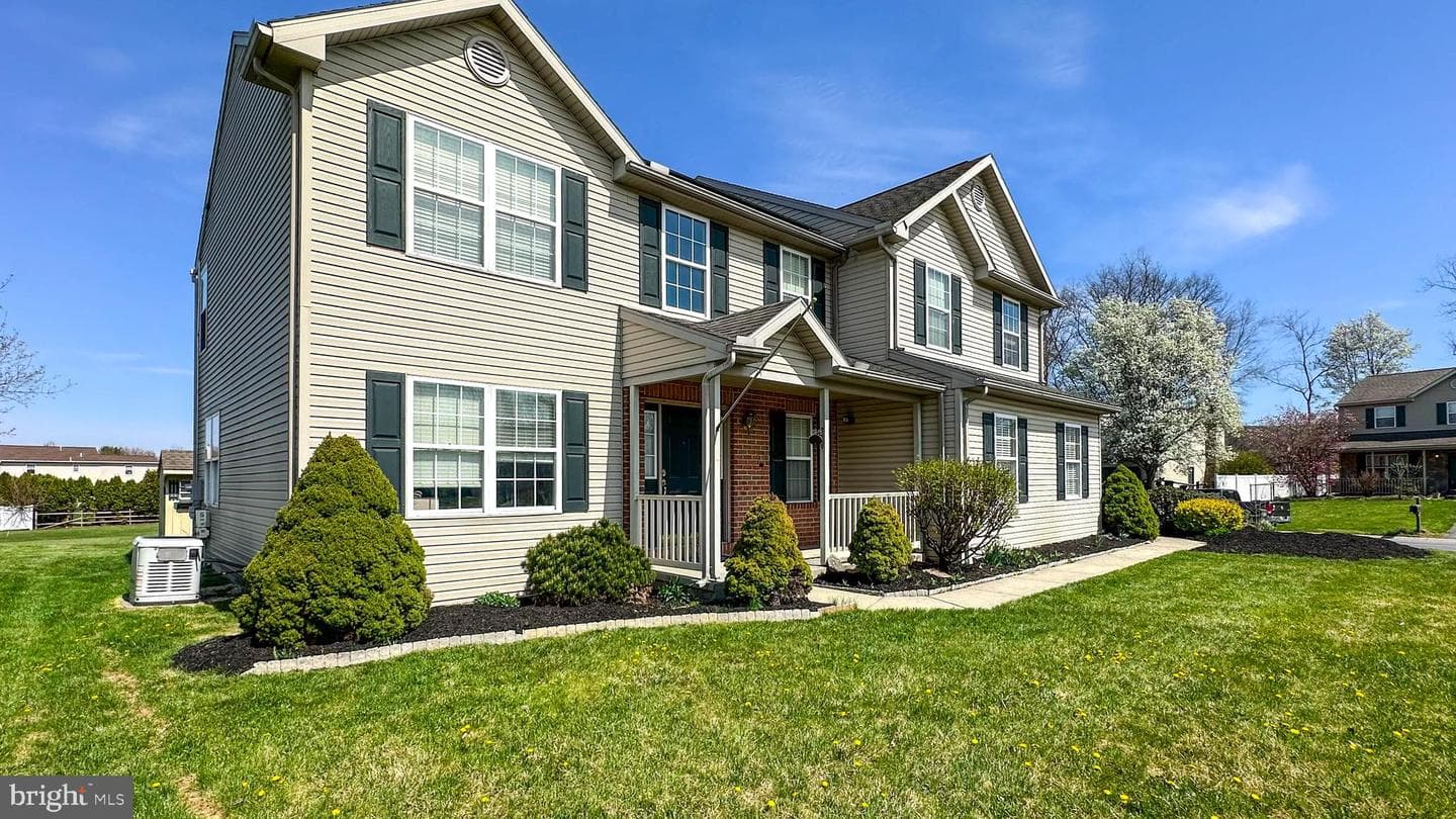 458 Appian Way photo 8