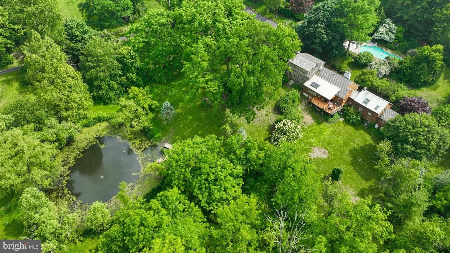 705 Schoffers Road photo 3
