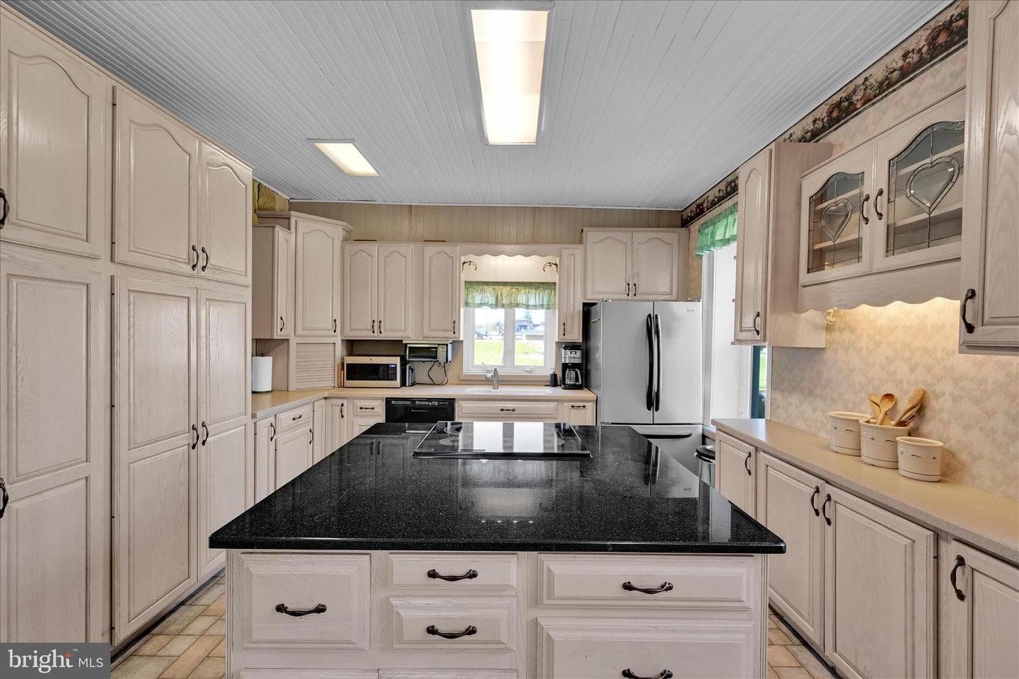 406 Noble St photo 16