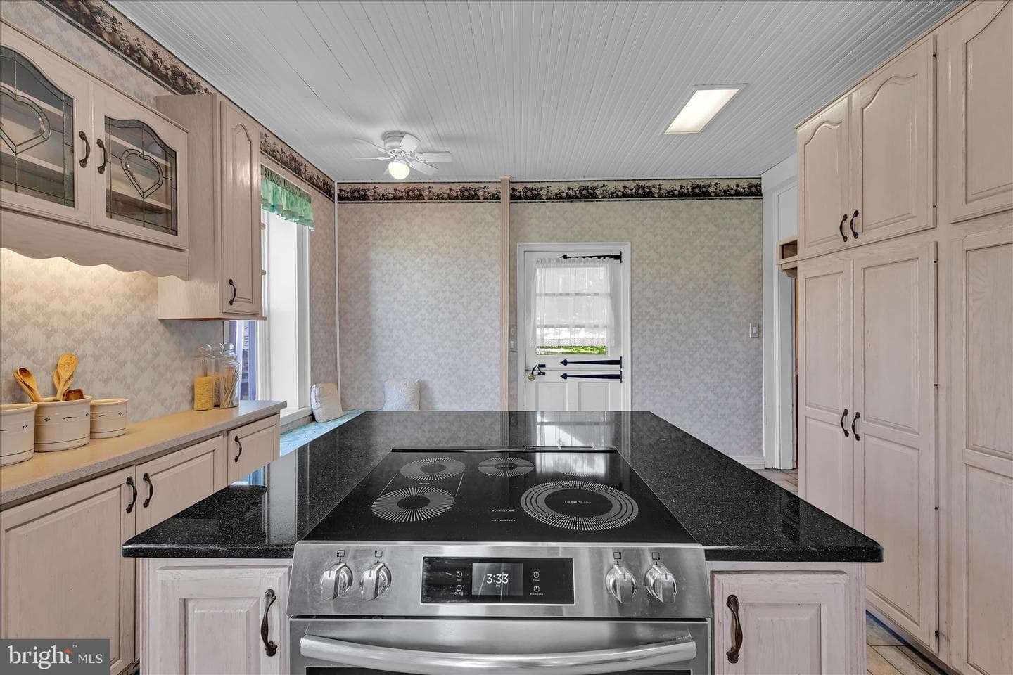406 Noble St photo 19
