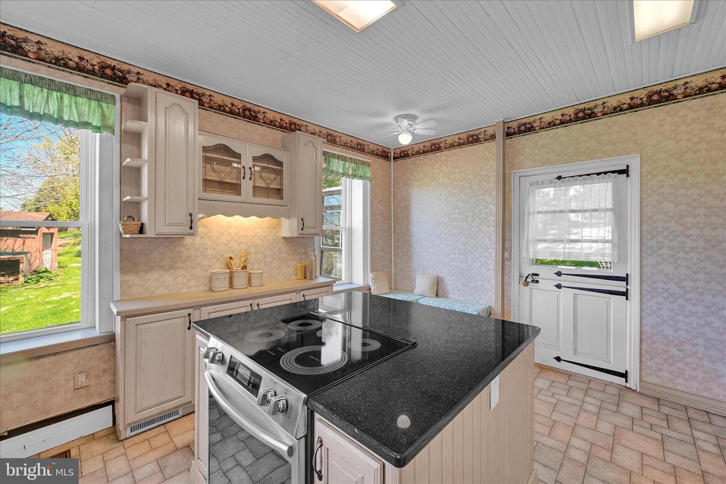 406 Noble St photo 20
