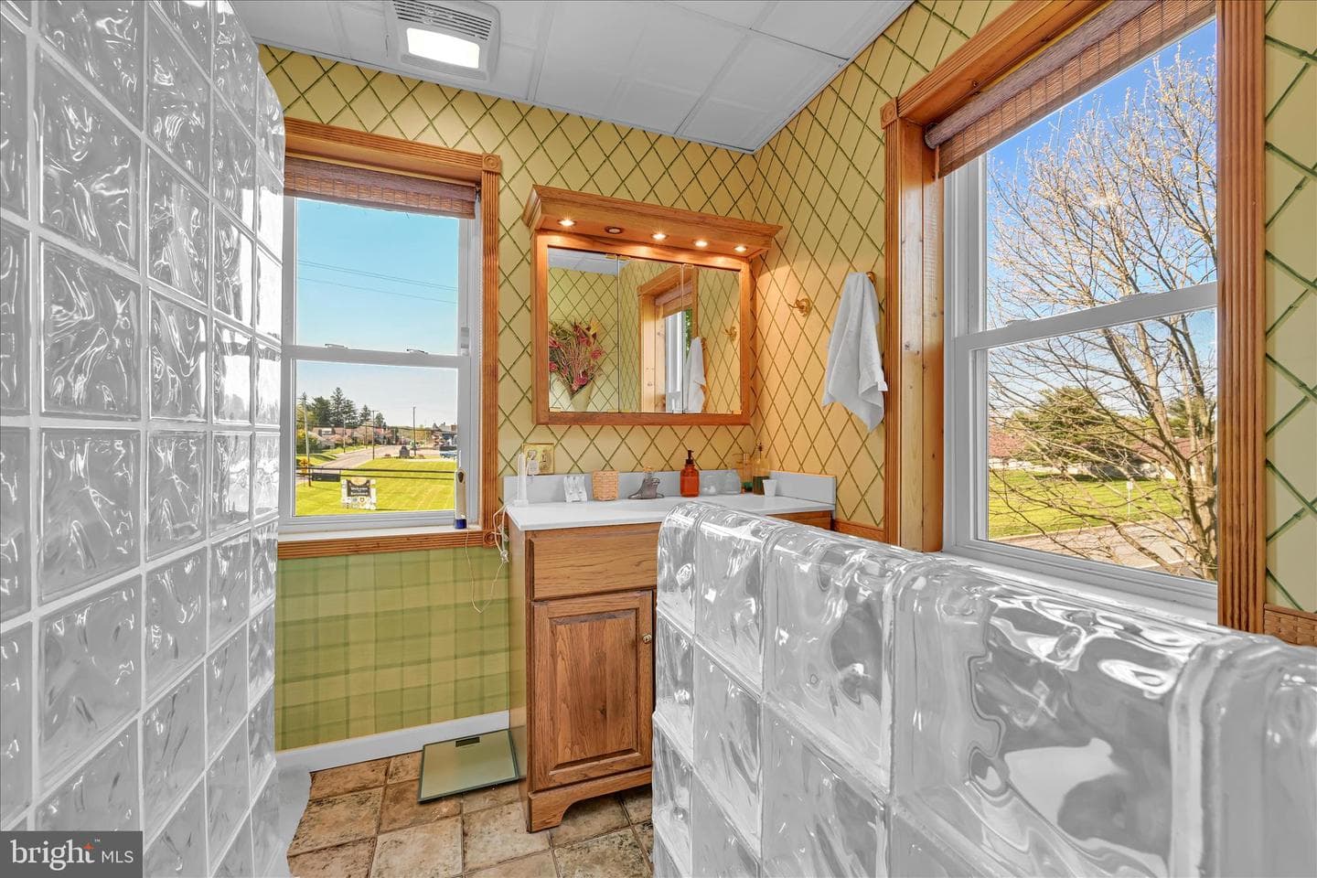 406 Noble St photo 36