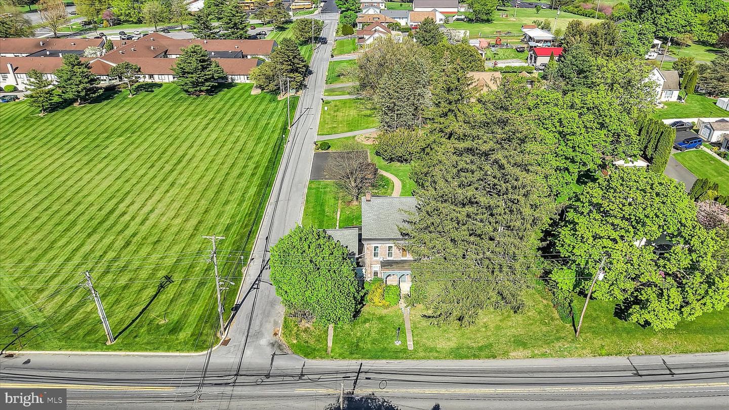 406 Noble St photo 4