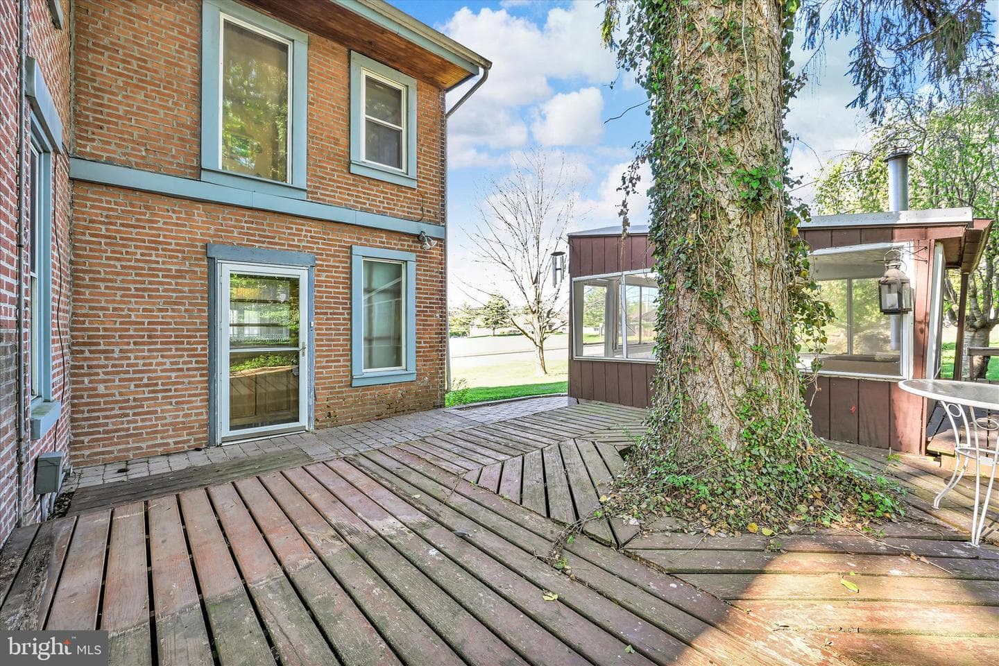406 Noble St photo 44