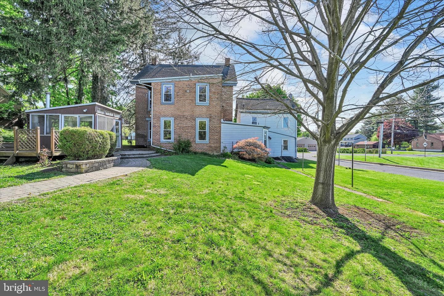 406 Noble St photo 70