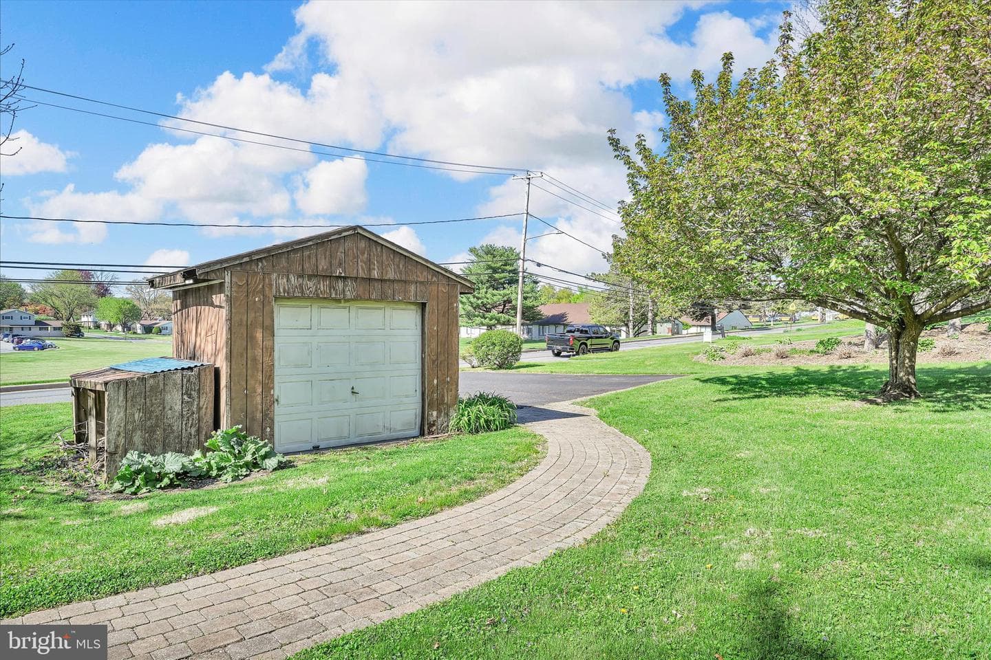 406 Noble St photo 73