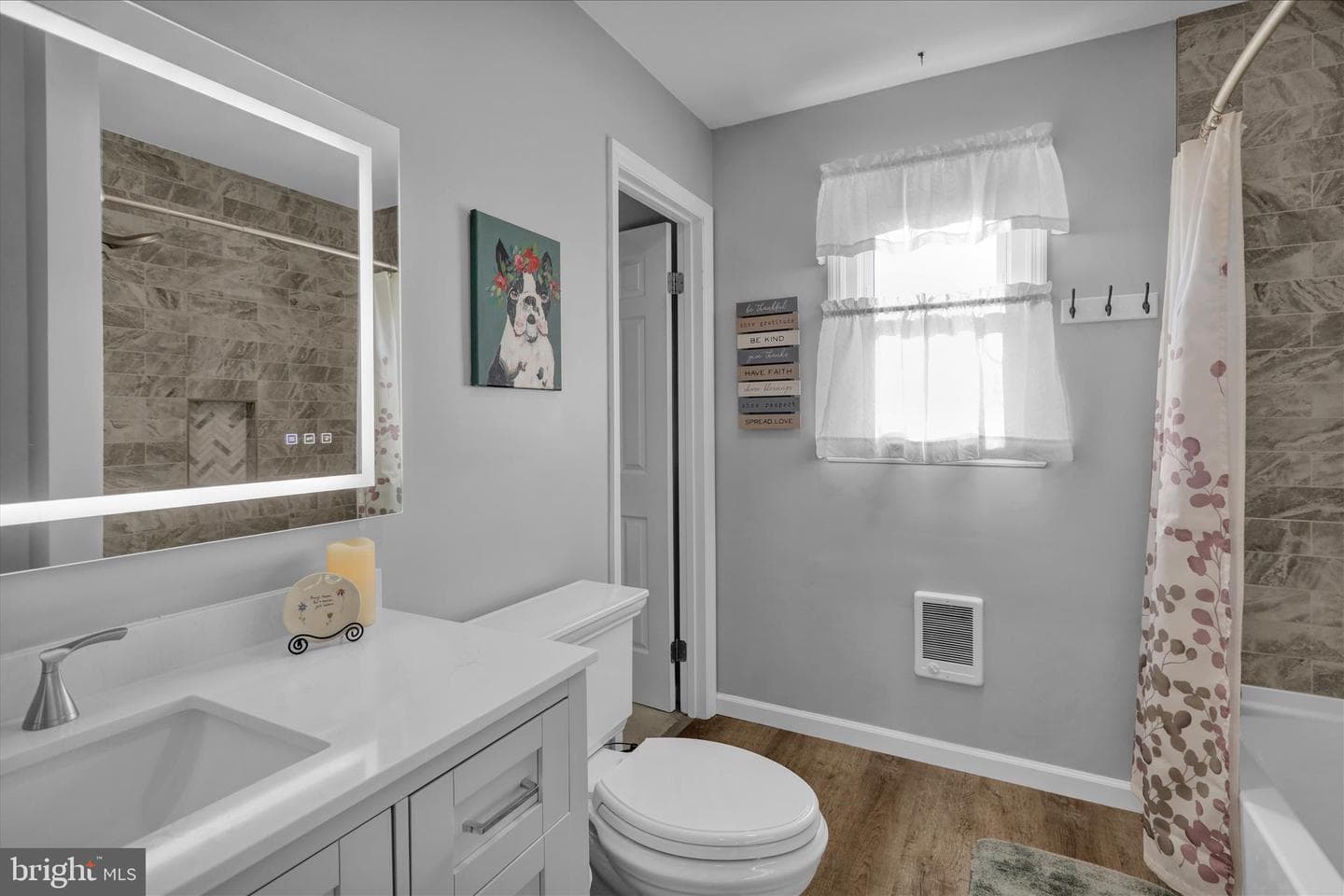 402 Columbus Street photo 22