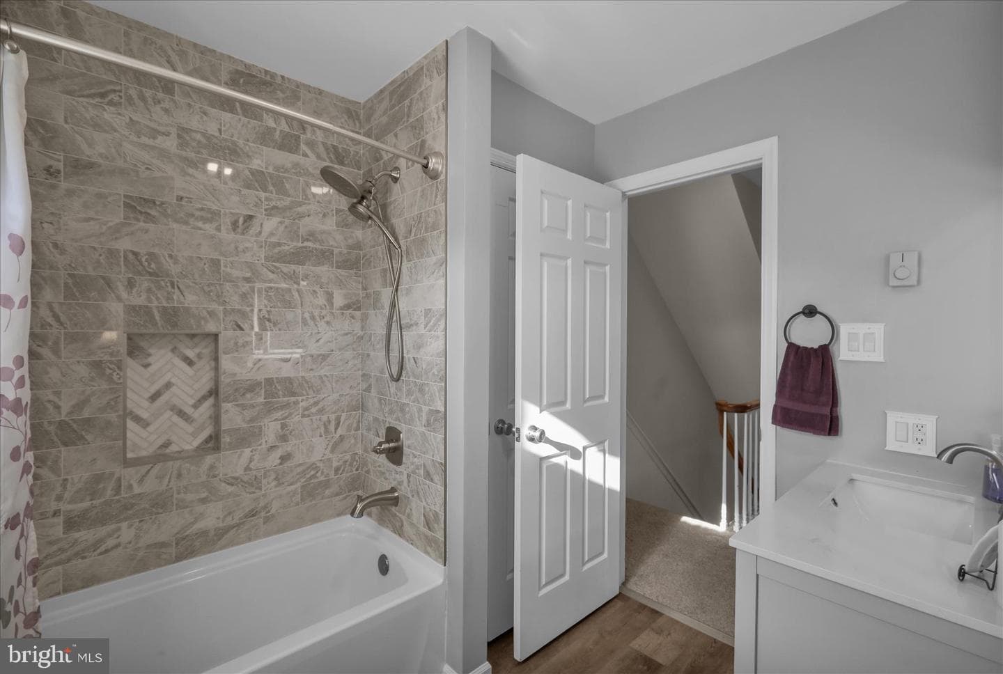 402 Columbus Street photo 23