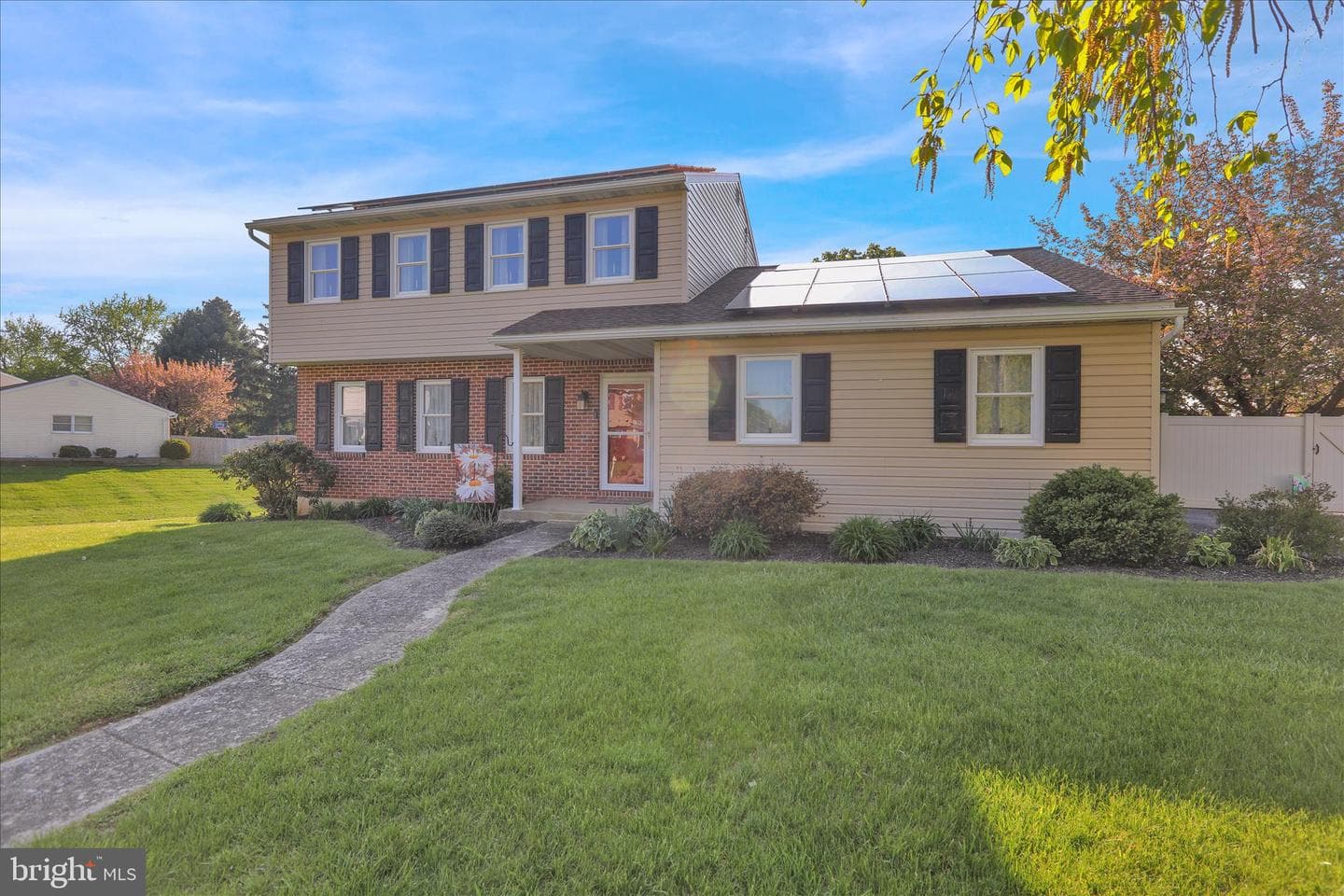 402 Columbus Street photo 3