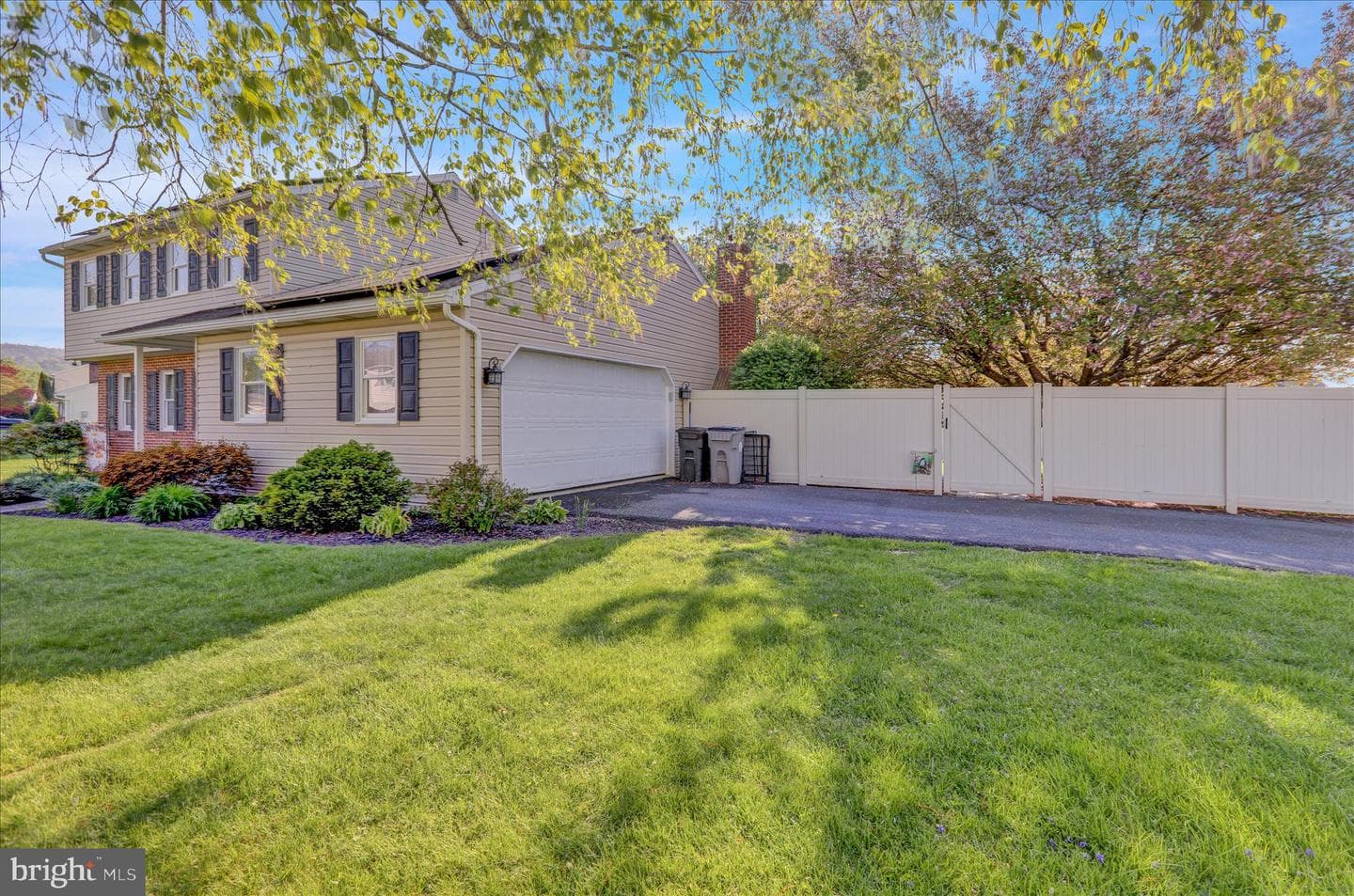 402 Columbus Street photo 5