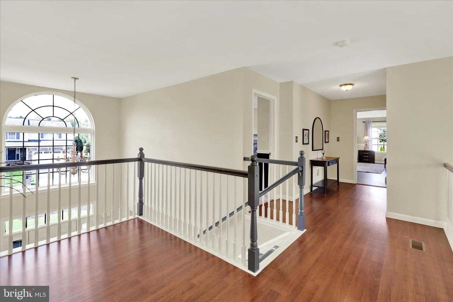 614 W Pine Street photo 25