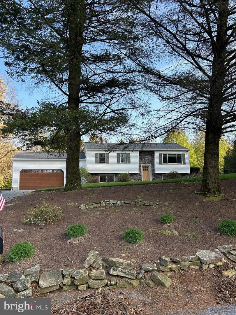 18 Deer Path Road