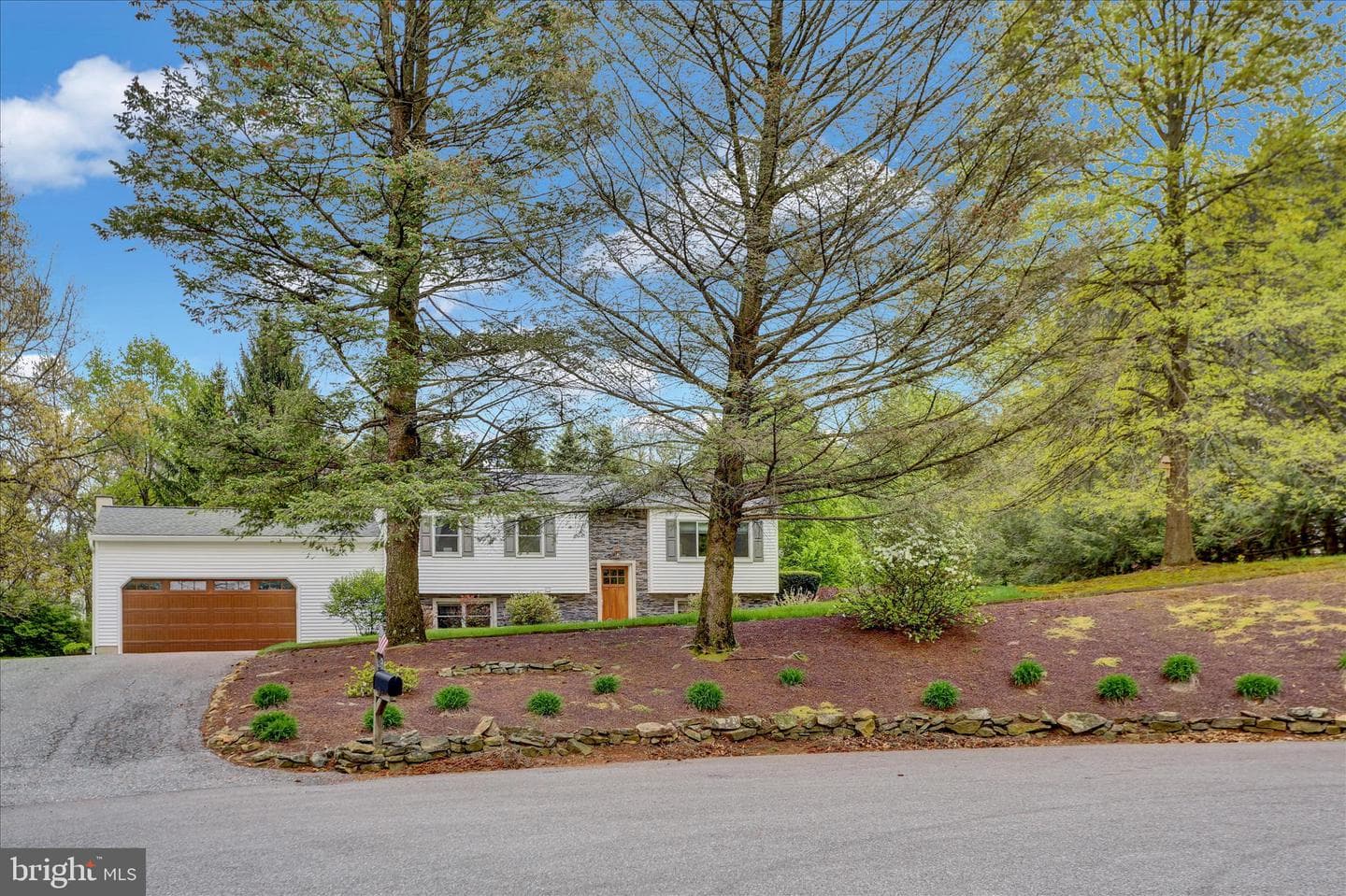 18 Deer Path Road photo 4