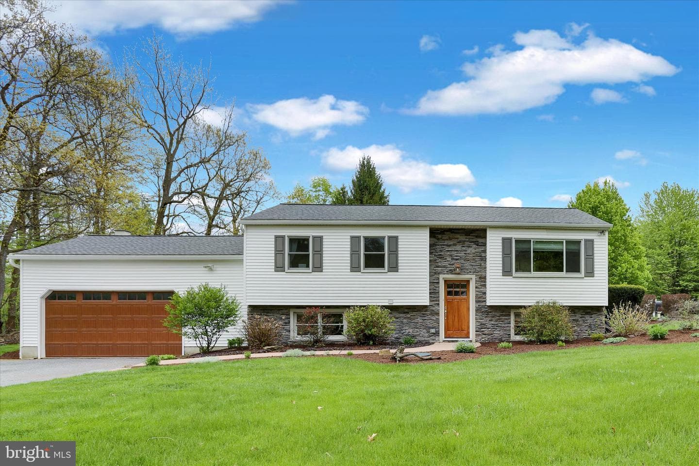 18 Deer Path Road photo 7