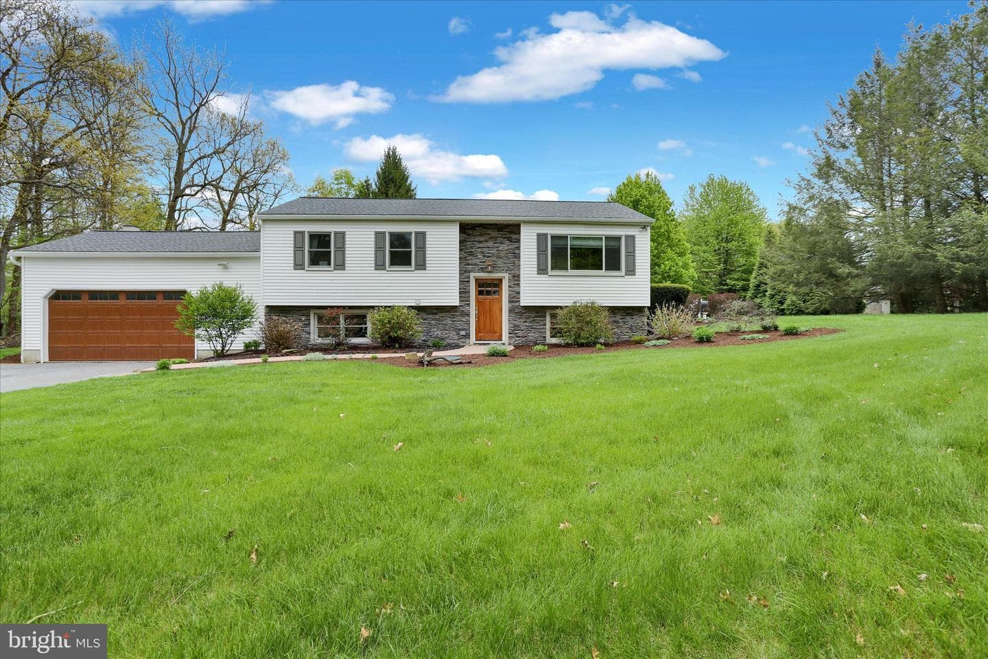 18 Deer Path Road photo 8