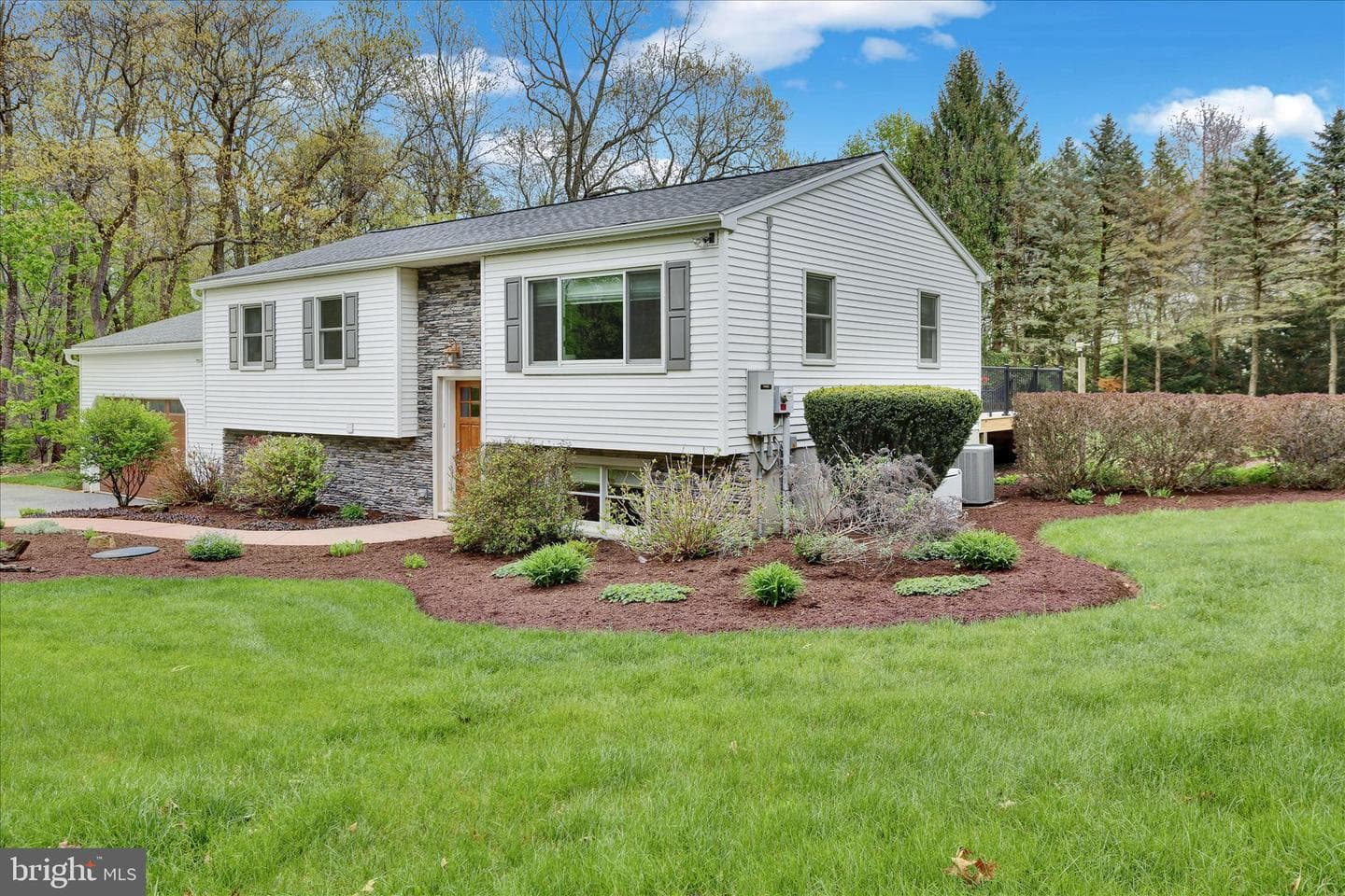 18 Deer Path Road photo 9