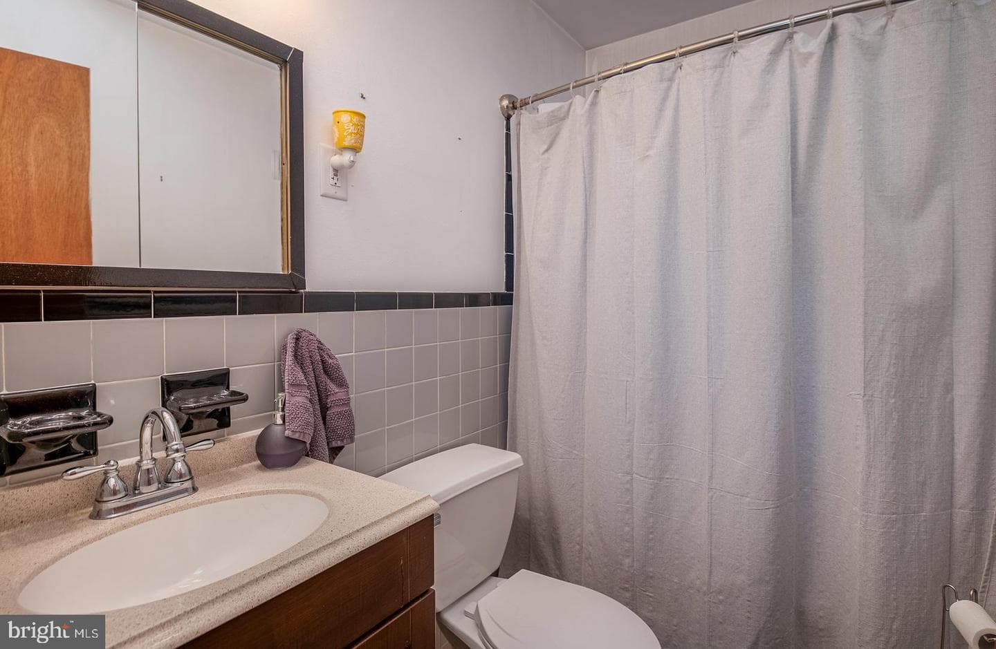 136 Bradley Avenue photo 12