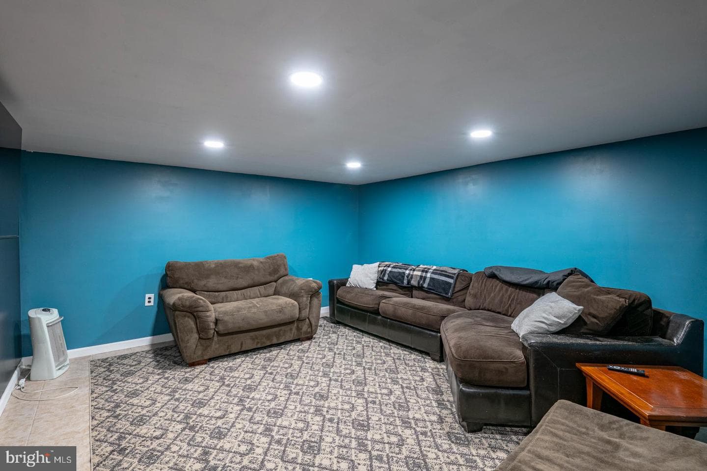 136 Bradley Avenue photo 18