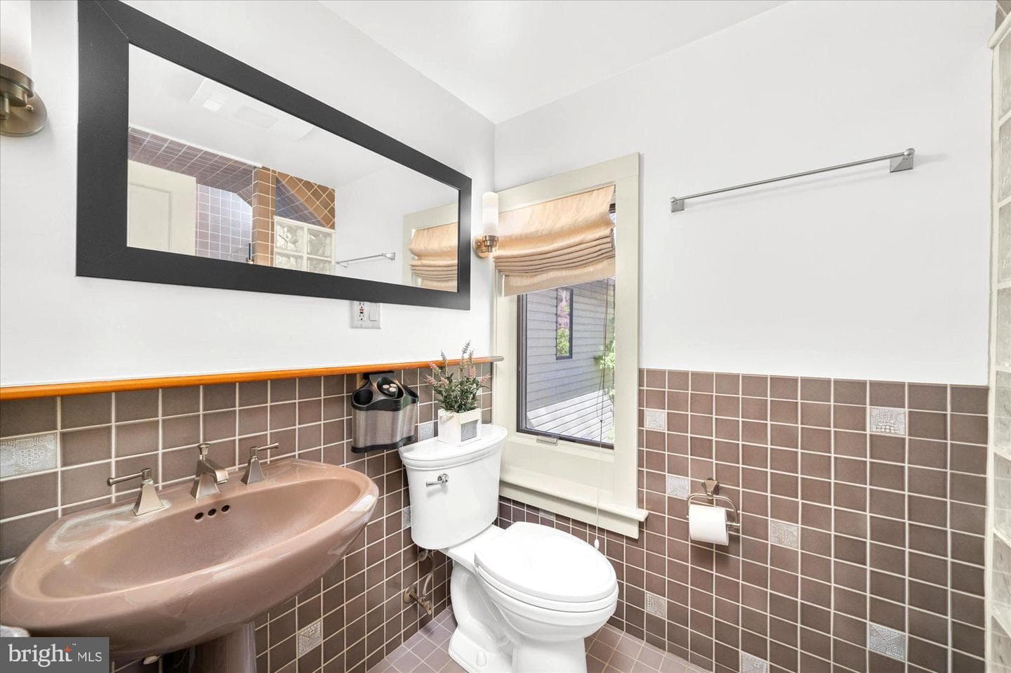 63 Hampshire photo 29