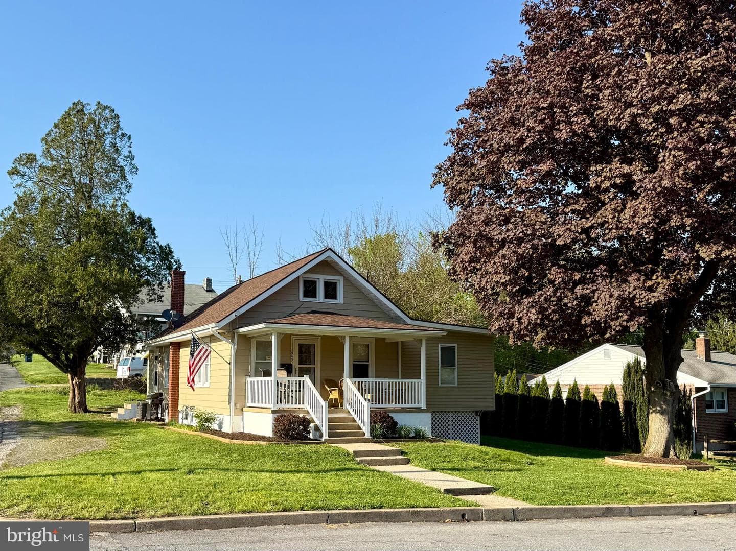 1949 Reading Avenue photo 36