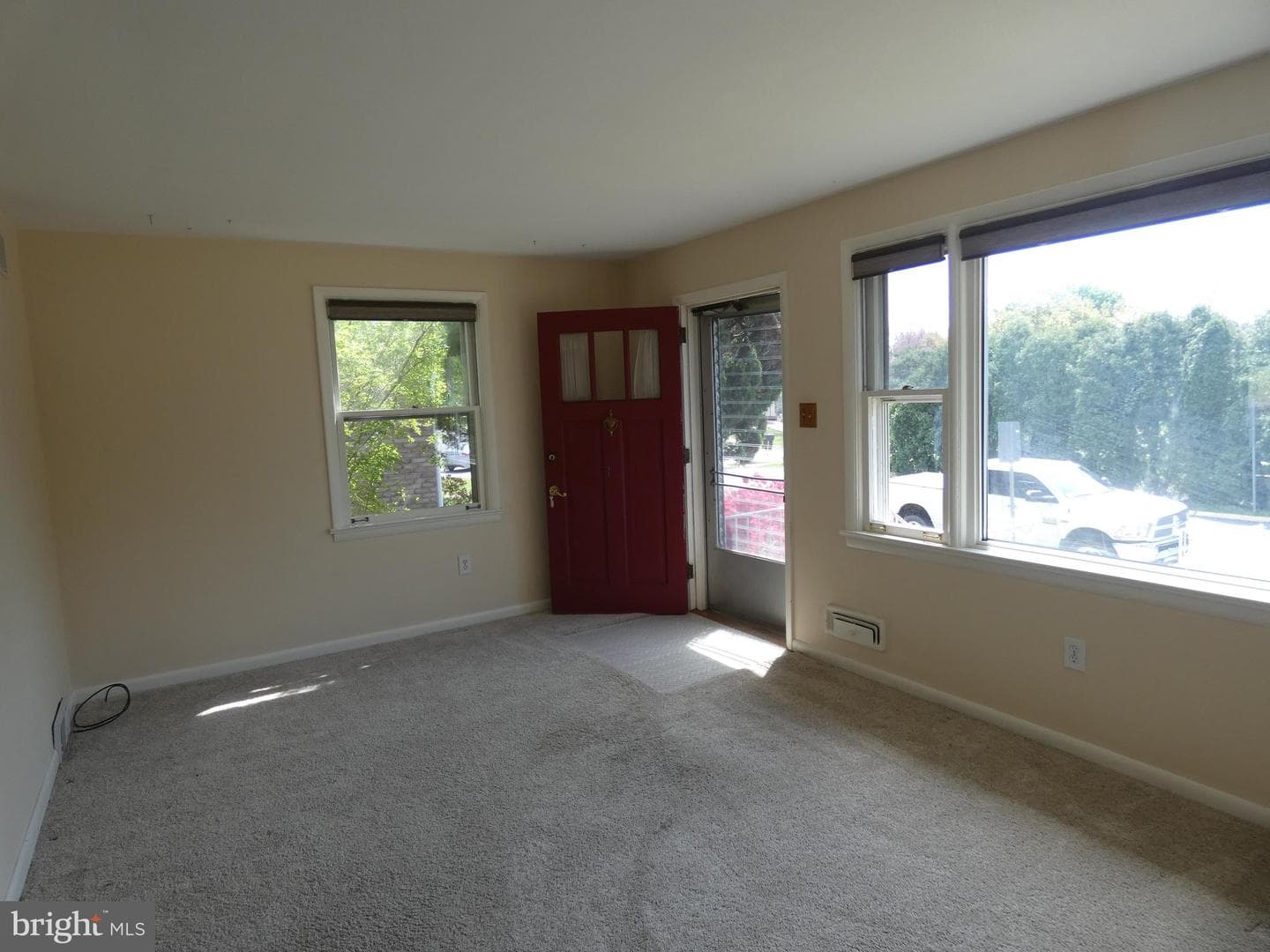 2703 Garfield Avenue photo 3