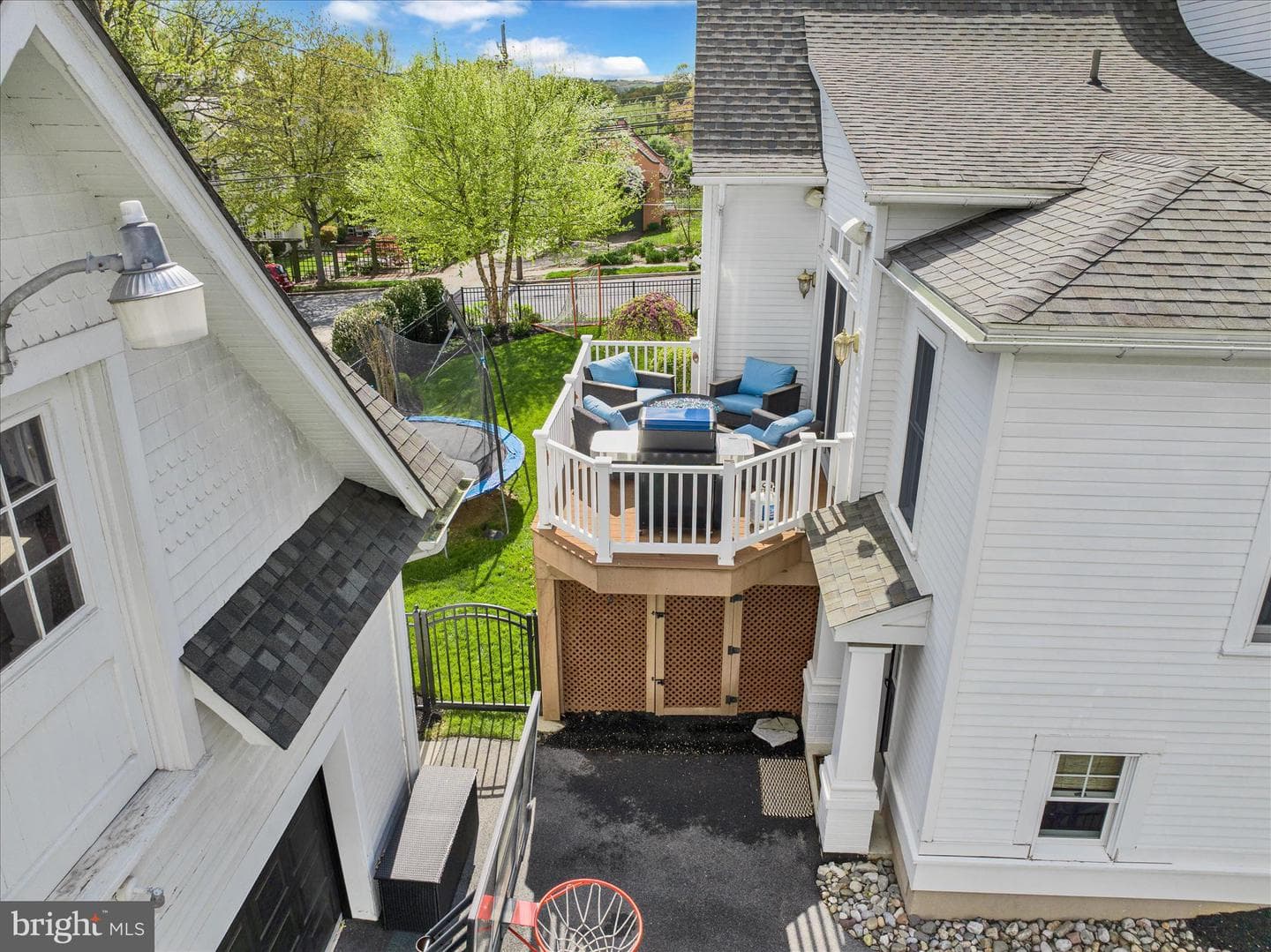 1240 Dauphin Avenue photo 69