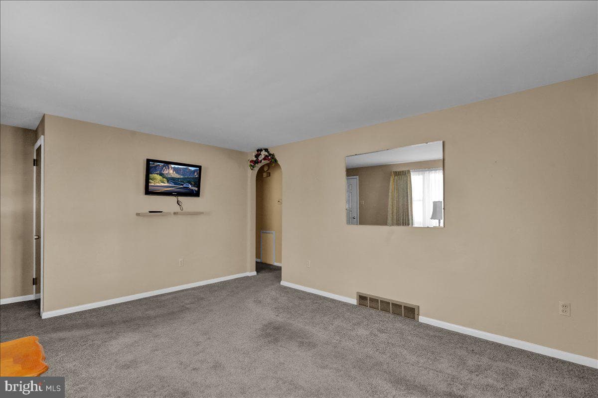836 Rhodora Avenue photo 10