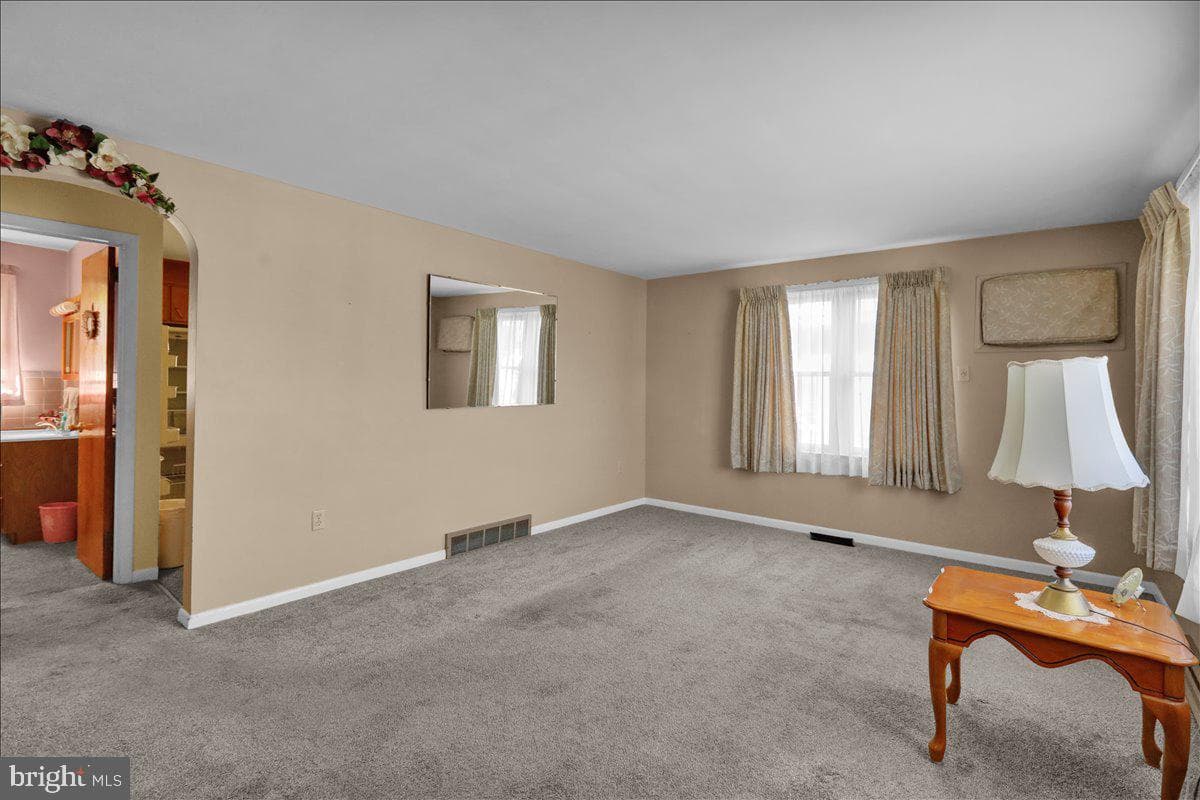 836 Rhodora Avenue photo 9