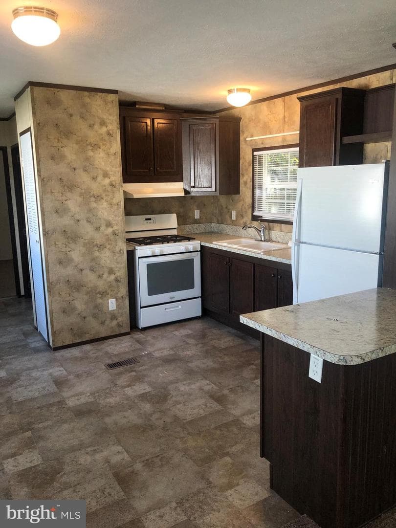 12 Valley View Court photo 5