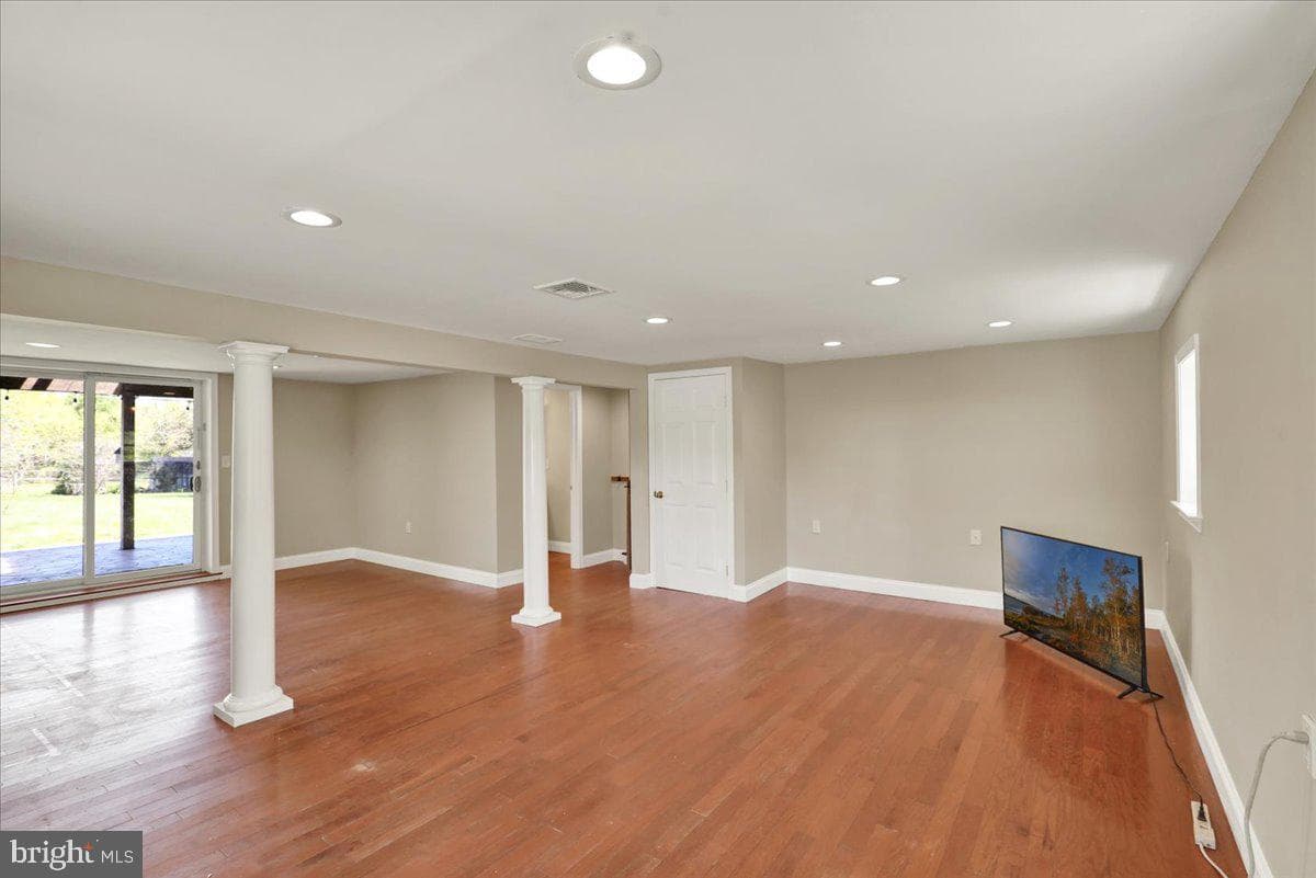 2236 Hopewell Road photo 4