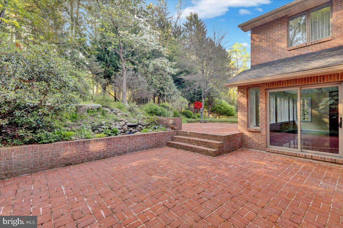 34 Hessian Boulevard photo 11